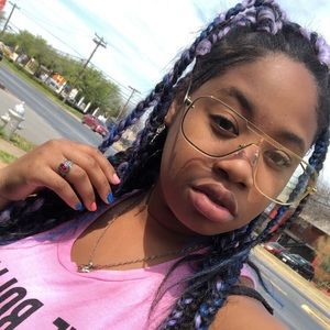 Meet your Posher, Jade